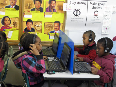 Schools Blend Computers With Classroom Learning